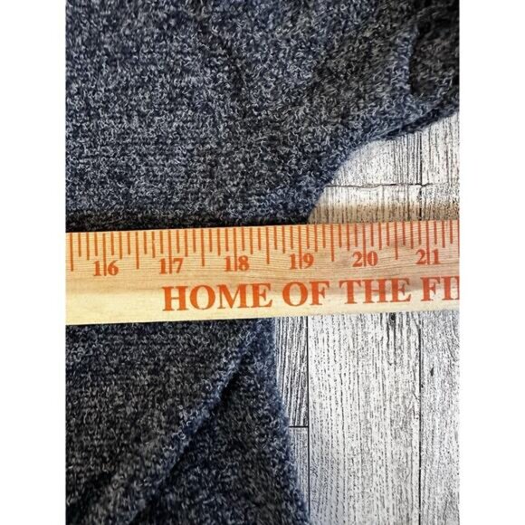 Barefoot Dreams Bamboo Chic Lite Gray Cardigan Size S/M Casual Minimalist - Picture 6 of 6